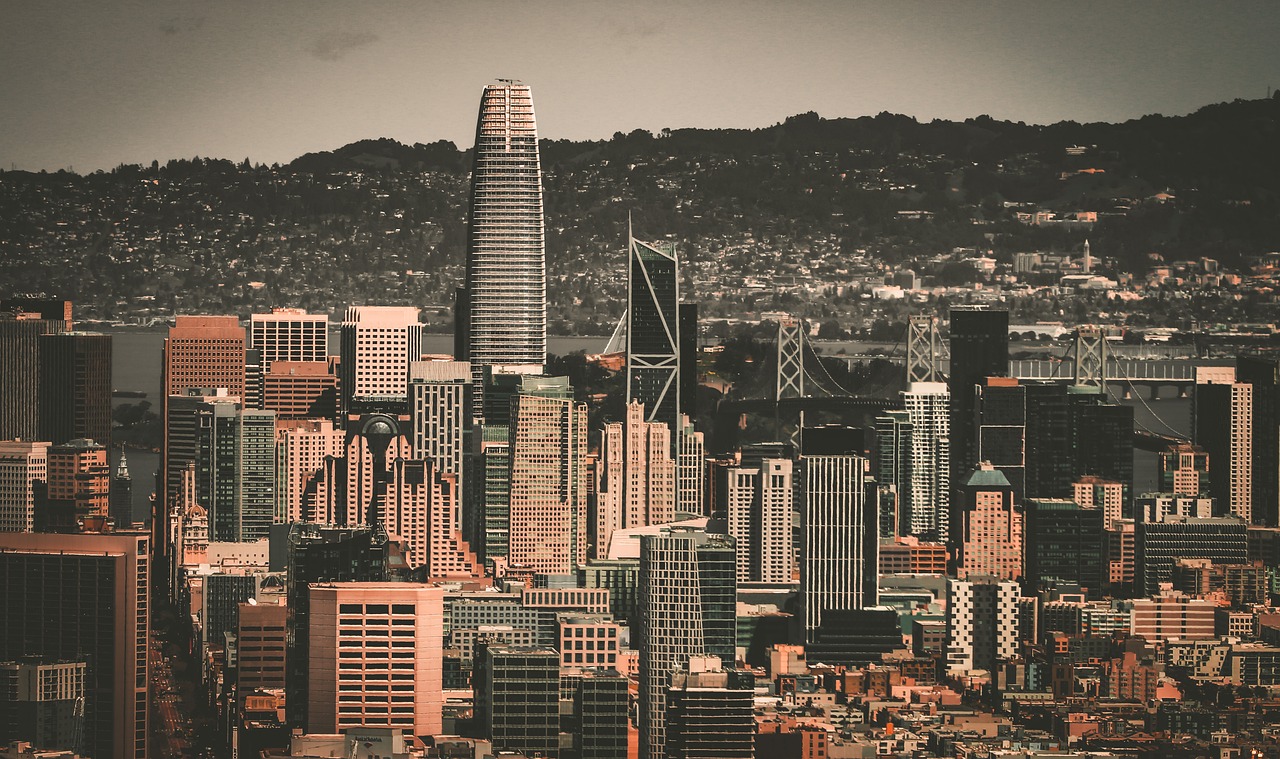 2026年世界杯抽签出炉，葡萄牙、阿根廷等强队分组形势良好，欧洲球队竞争激烈，中国国足仍难晋级。