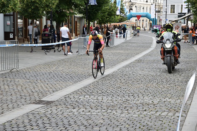 CBA：浙江男篮主场轻取新疆