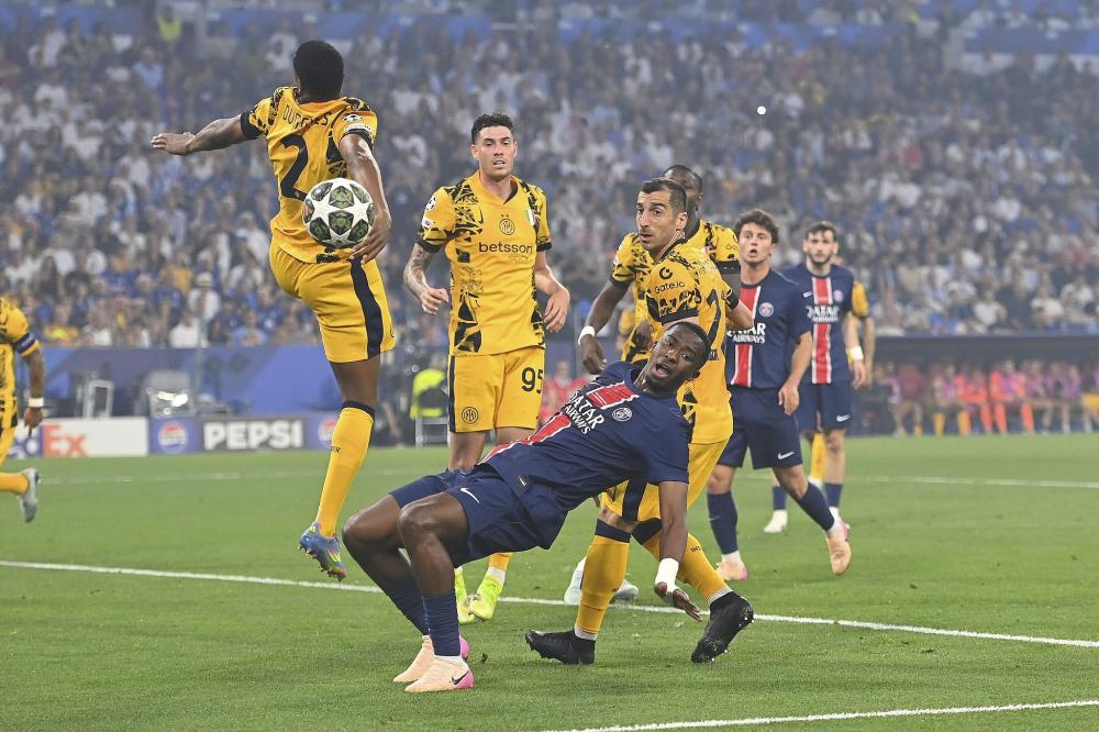 李昊桐丁文一南北半球同时开球，中国高尔夫迎来最魔幻一周