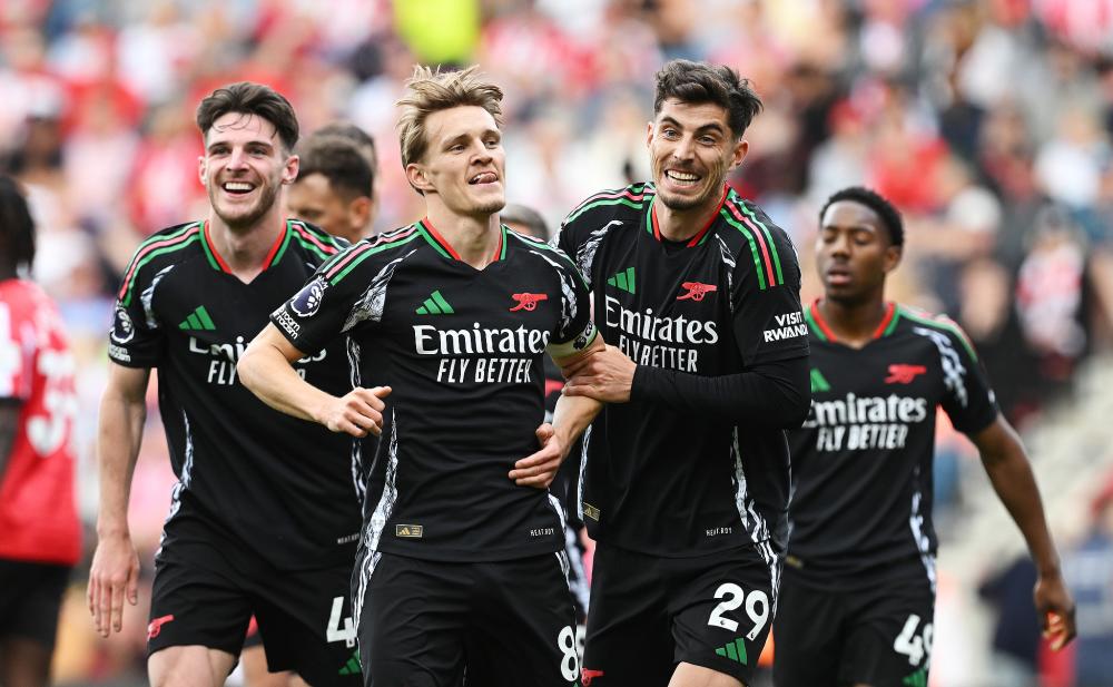 官方：角田凉太朗回归横滨水手；据悉转会费120万镑